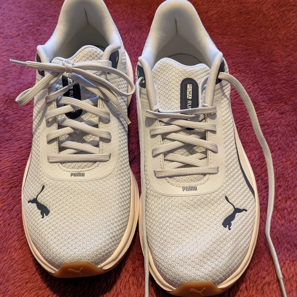 Puma men's lite gray navy trim lightweight running sneaker 9.5